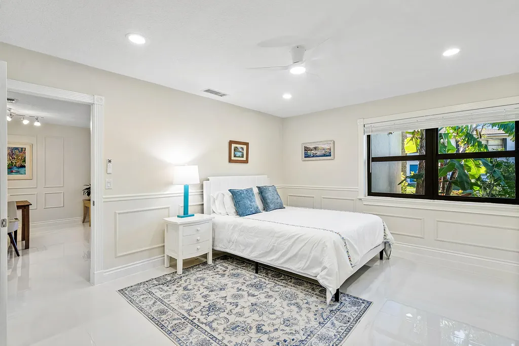 2016 SW 29th Court Delray Beach FL 33445