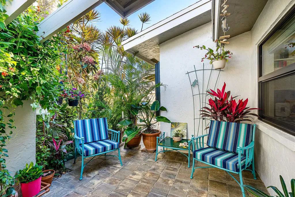 2016 SW 29th Court Delray Beach FL 33445