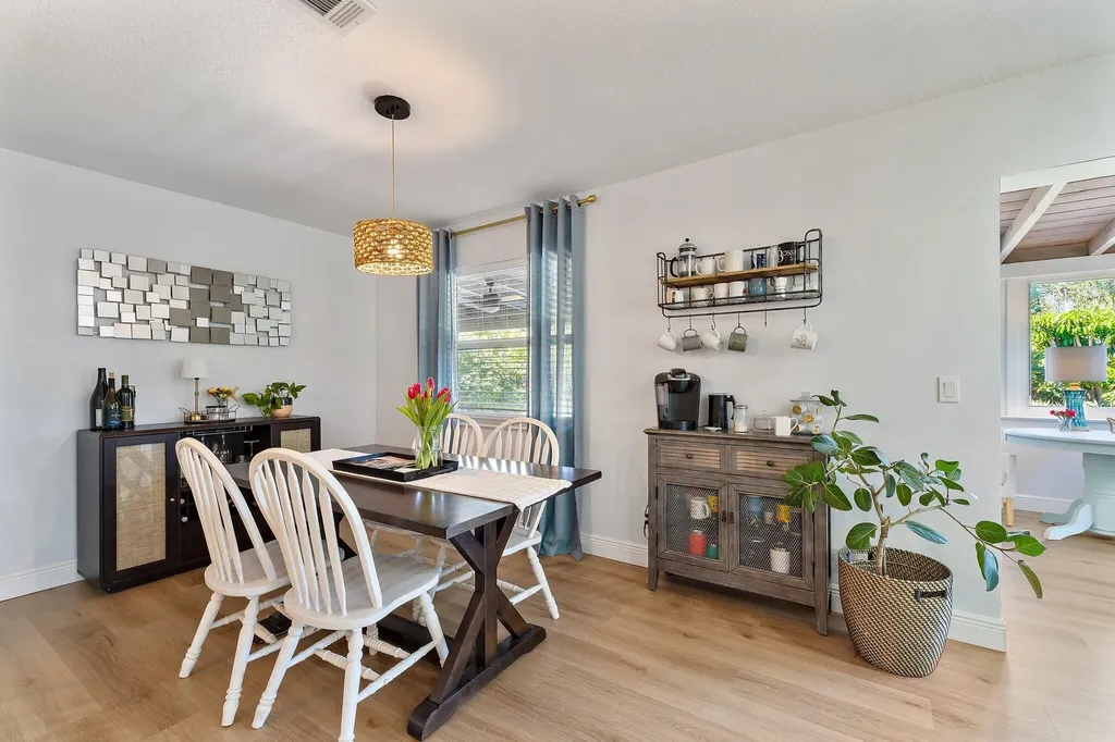 1401 N Lake Court Lake Clarke Shores FL 33406