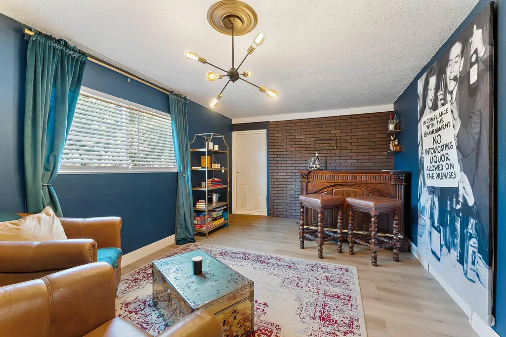 1401 N Lake Court Lake Clarke Shores FL 33406