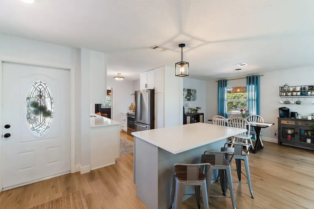 1401 N Lake Court Lake Clarke Shores FL 33406