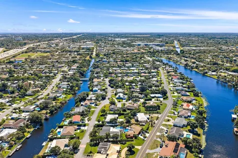 1401 N Lake Court Lake Clarke Shores FL 33406