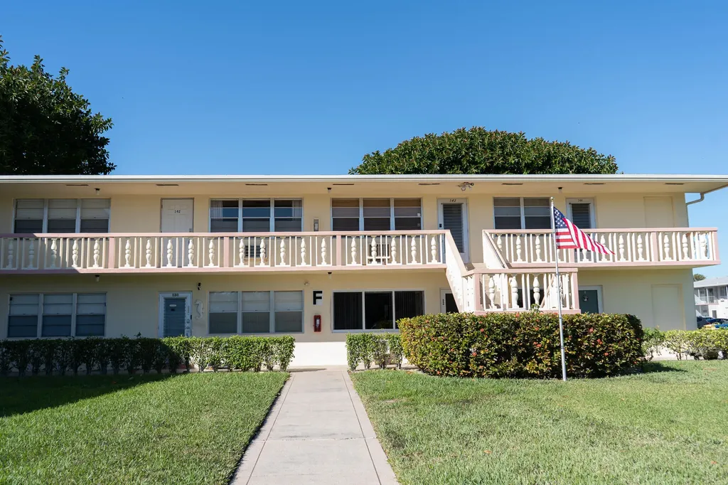131 Easthampton F West Palm Beach FL 33417