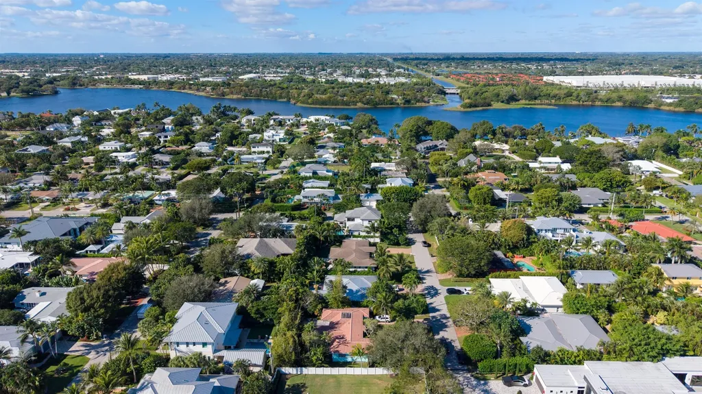 302 NW 17th Street Delray Beach FL 33444