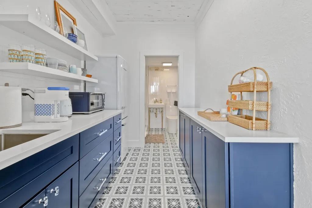 235 Sunrise Avenue Palm Beach FL 33480