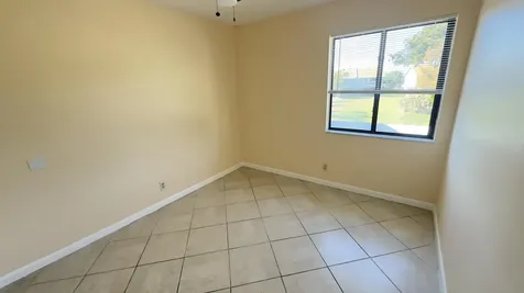 1581 Woodbridge Lakes Circle West Palm Beach FL 33406