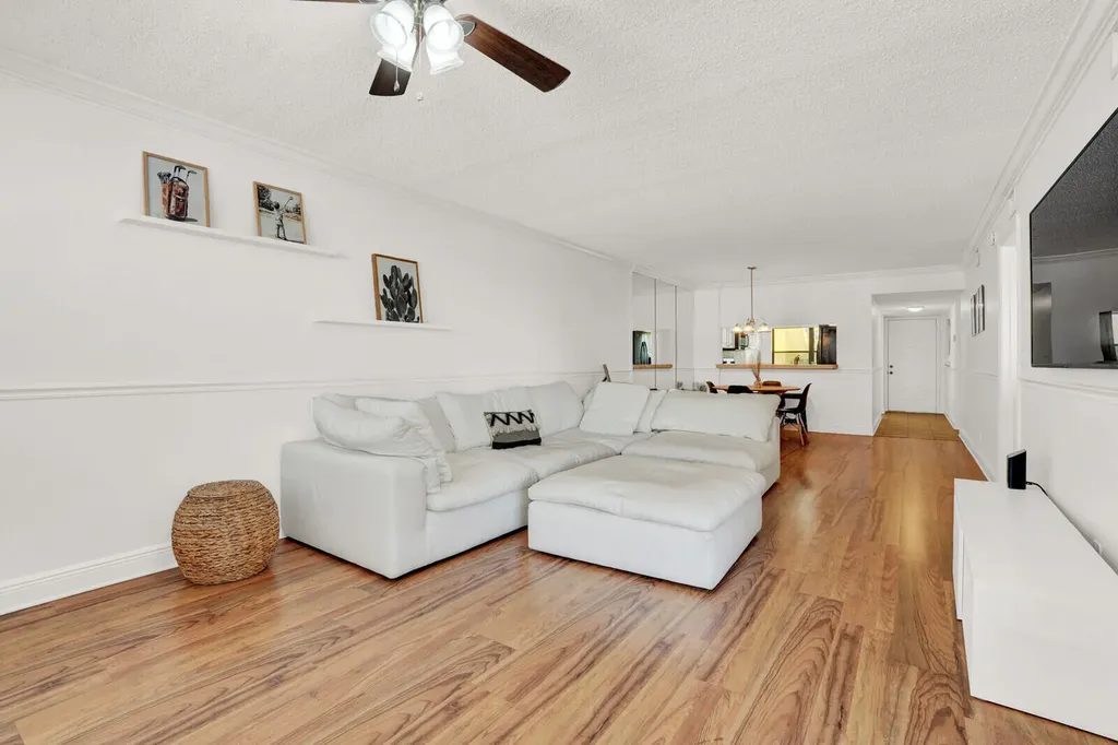4715 Lucerne Lakes Boulevard E Lake Worth FL 33467