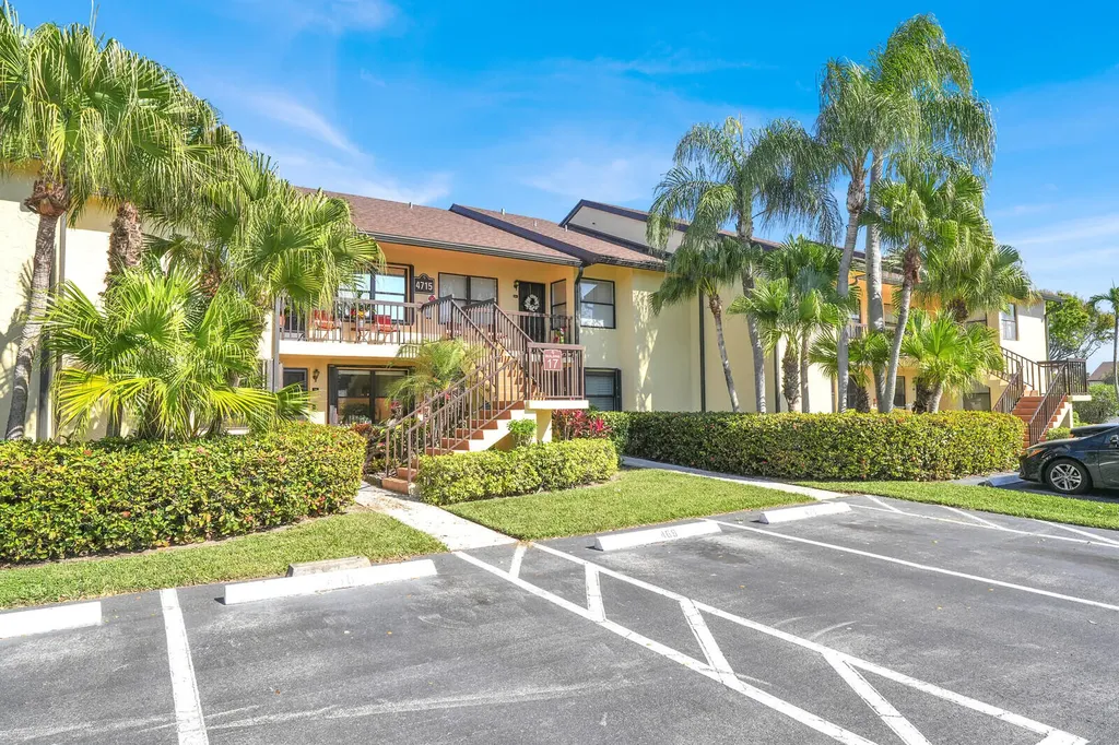 4715 Lucerne Lakes Boulevard E Lake Worth FL 33467