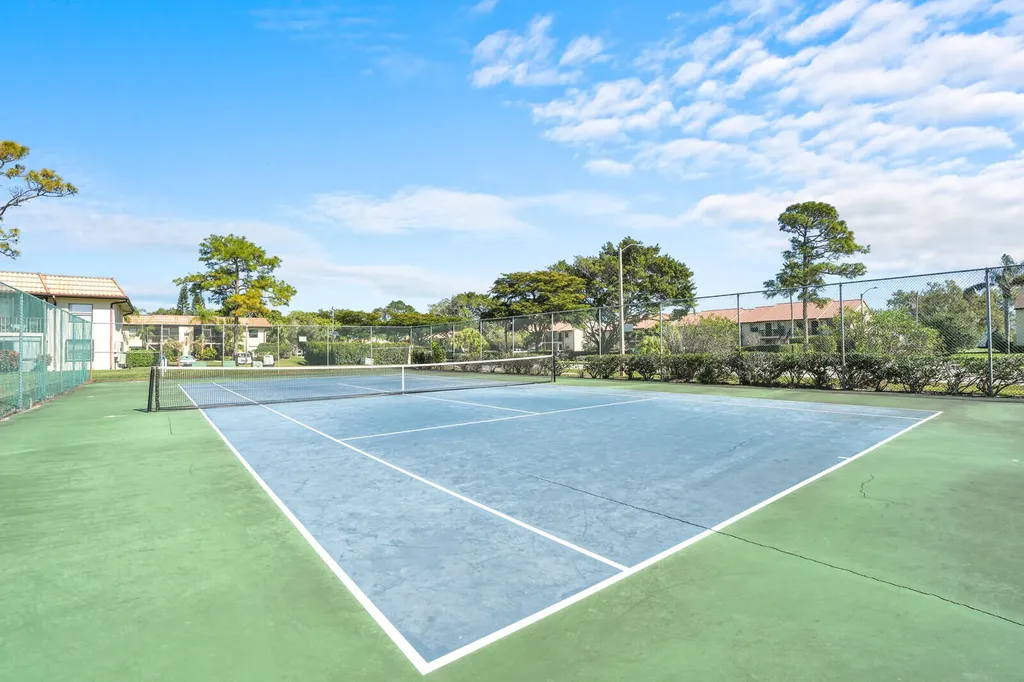 4715 Lucerne Lakes Boulevard E Lake Worth FL 33467