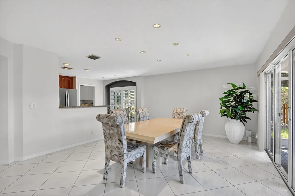 23429 Rakelle Circle Boca Raton FL 33433