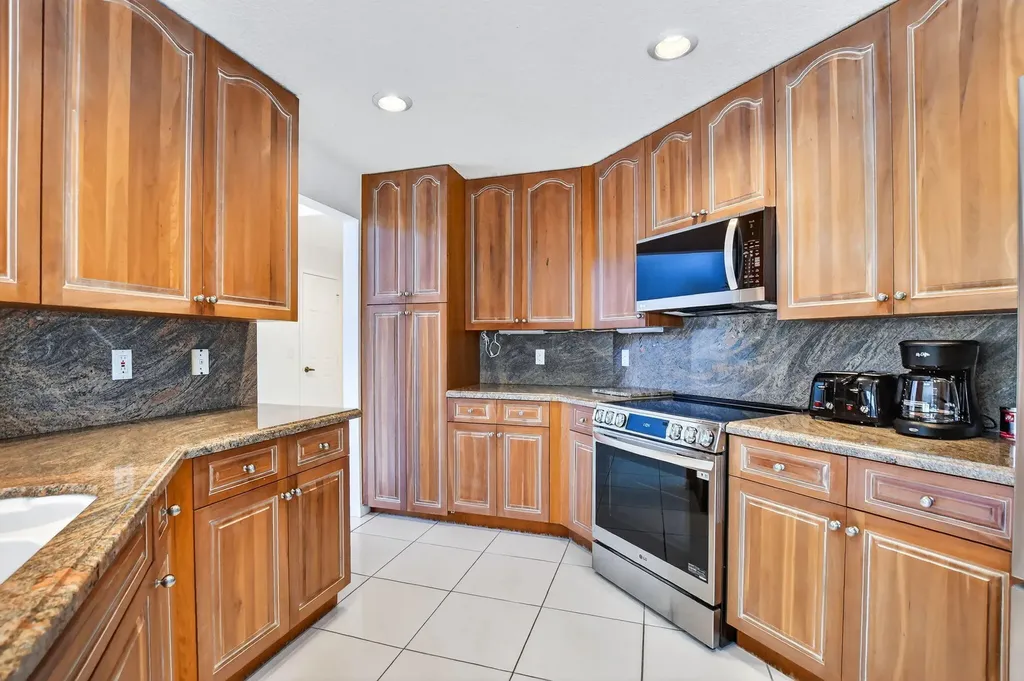 23429 Rakelle Circle Boca Raton FL 33433