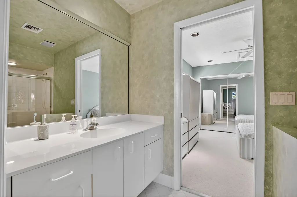 23429 Rakelle Circle Boca Raton FL 33433