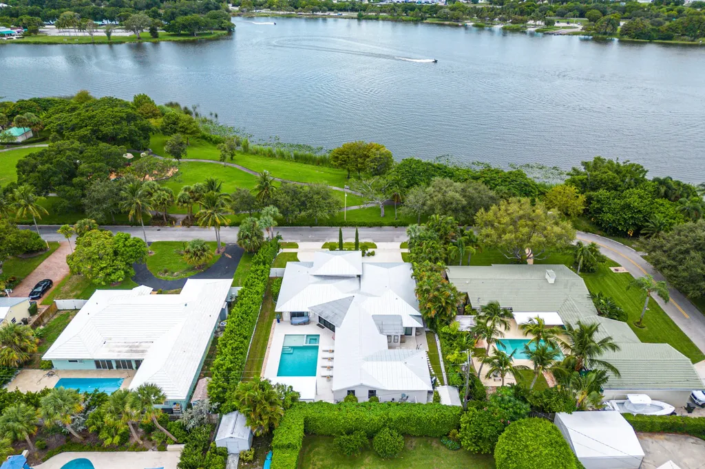 1117 Lake Drive Delray Beach FL 33444