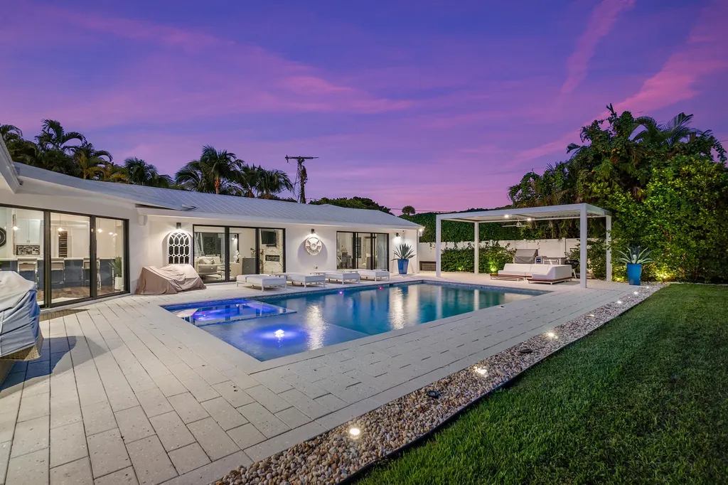 1117 Lake Drive Delray Beach FL 33444