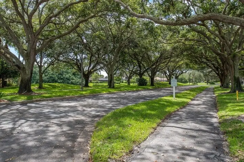 5250 Woodland Lakes Drive Palm Beach Gardens FL 33418