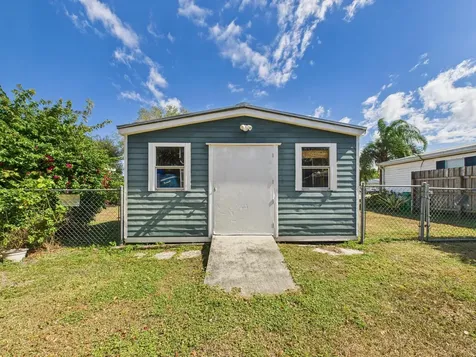 407 NE 8th Avenue Okeechobee FL 34972