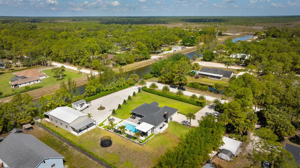 16966 91st Place N The Acreage FL 33470