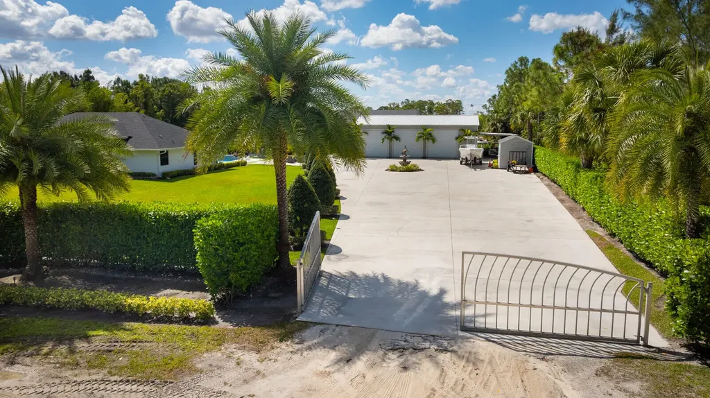 16966 91st Place N The Acreage FL 33470