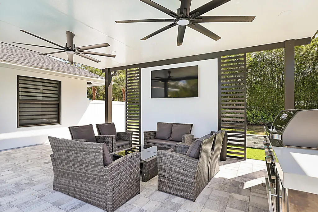 16966 91st Place N The Acreage FL 33470