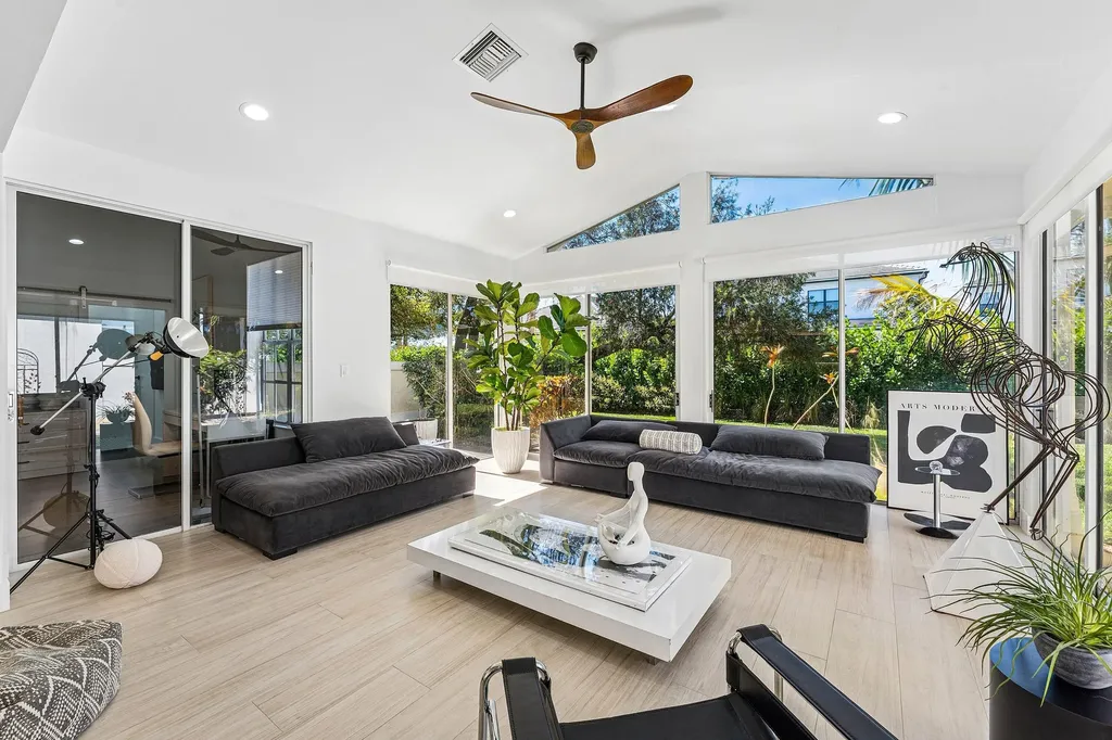 13853 Palm Grove Place Palm Beach Gardens FL 33418