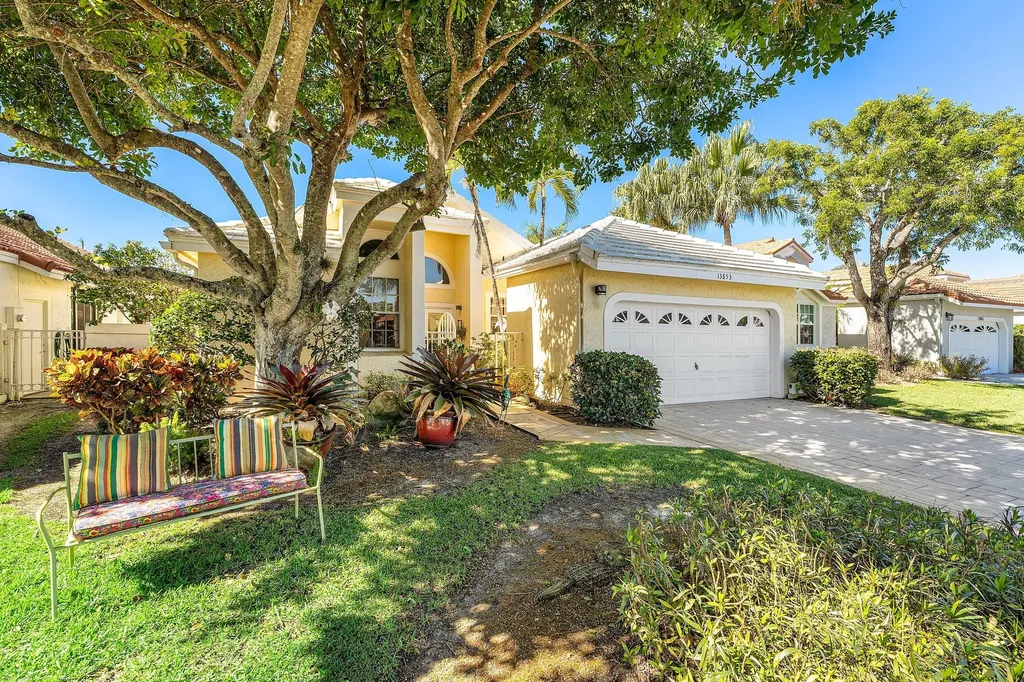 13853 Palm Grove Place Palm Beach Gardens FL 33418
