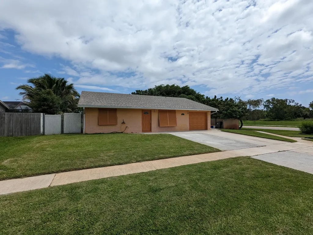 4874 Poseidon Place Lake Worth FL 33463