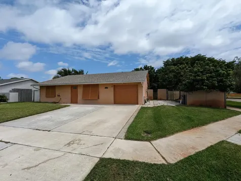 4874 Poseidon Place Lake Worth FL 33463