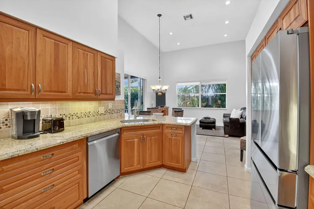 6657 NW 25th Way Boca Raton FL 33496