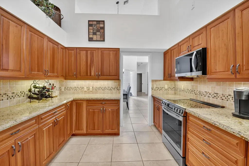 6657 NW 25th Way Boca Raton FL 33496