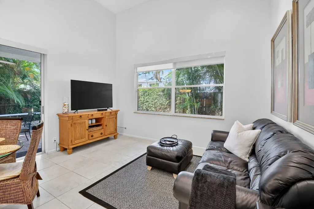6657 NW 25th Way Boca Raton FL 33496