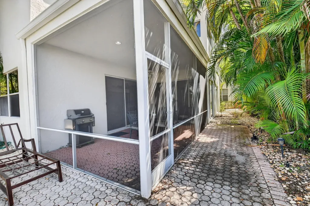 6657 NW 25th Way Boca Raton FL 33496