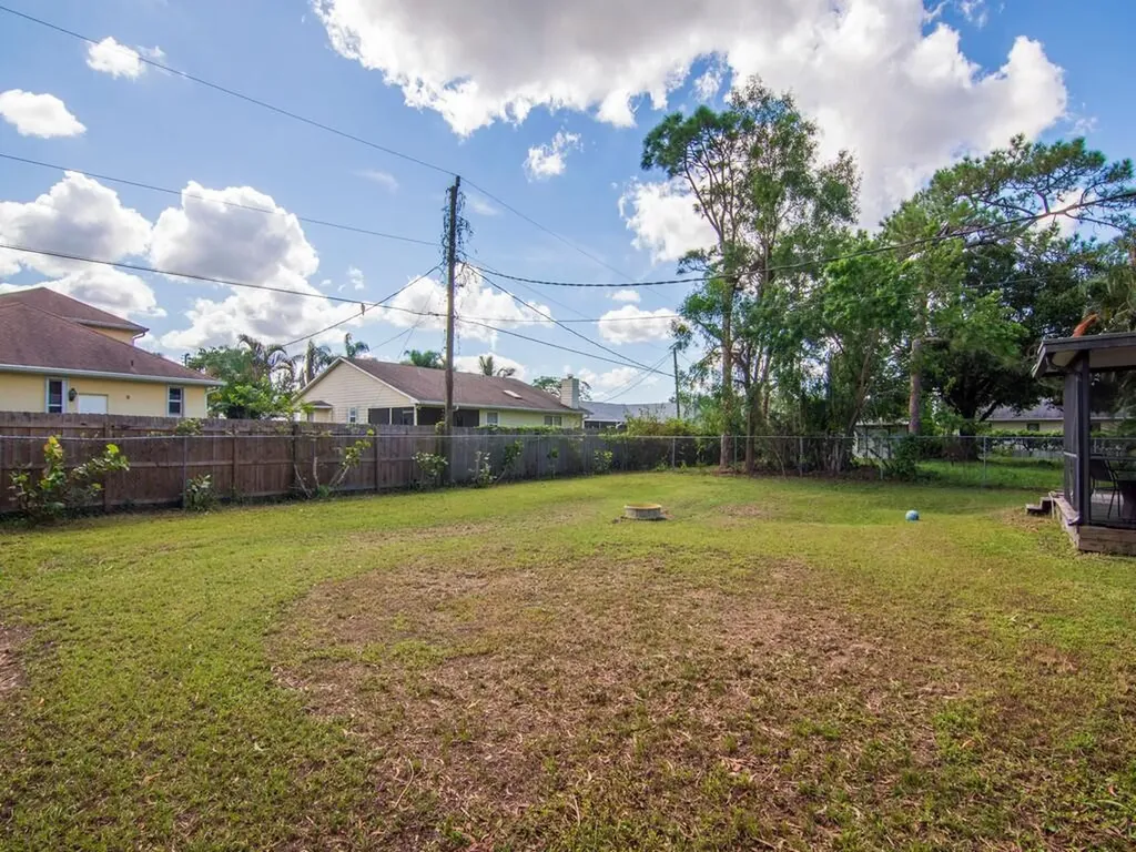 542 SE Faith Terrace Port St Lucie FL 34983