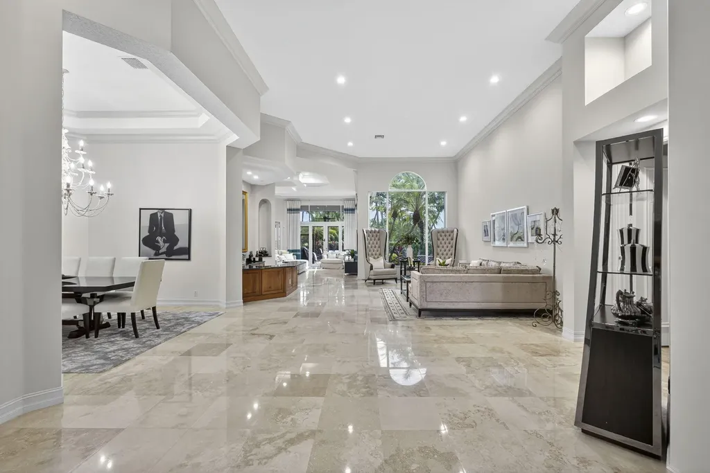 120 Via Mariposa Palm Beach Gardens FL 33418