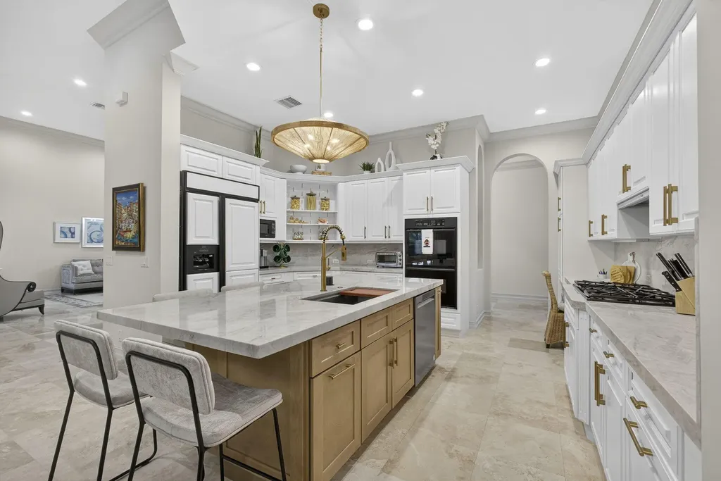 120 Via Mariposa Palm Beach Gardens FL 33418