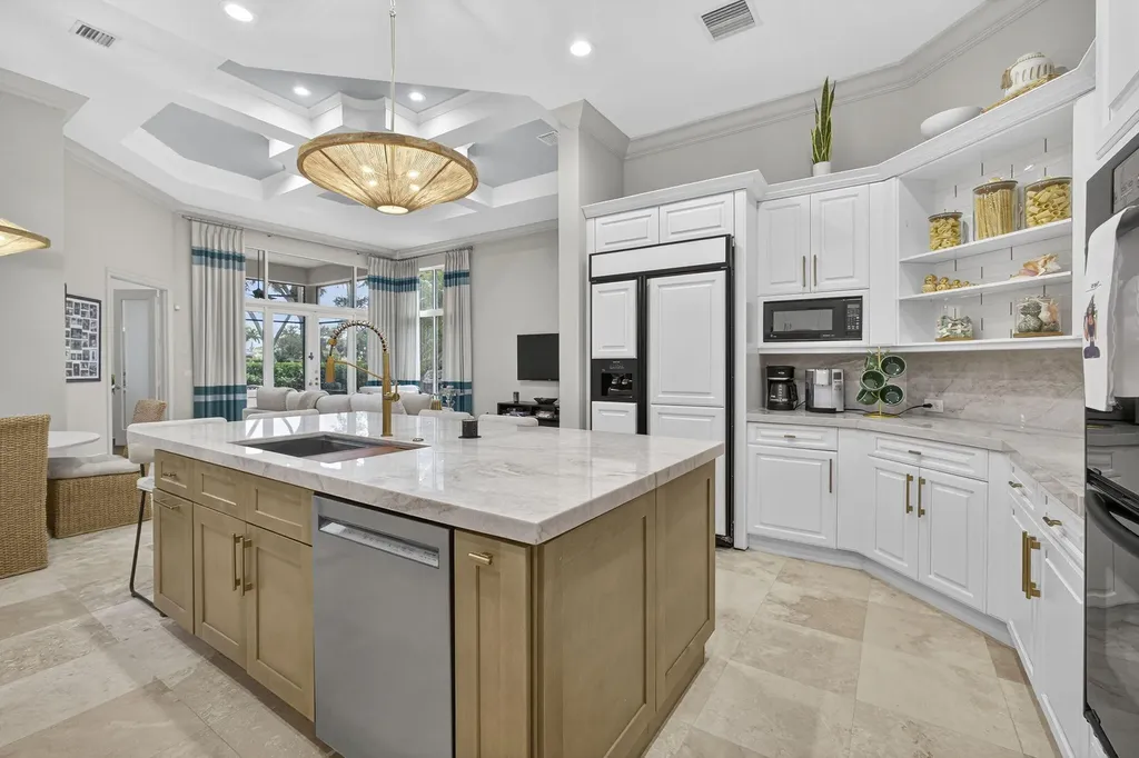 120 Via Mariposa Palm Beach Gardens FL 33418