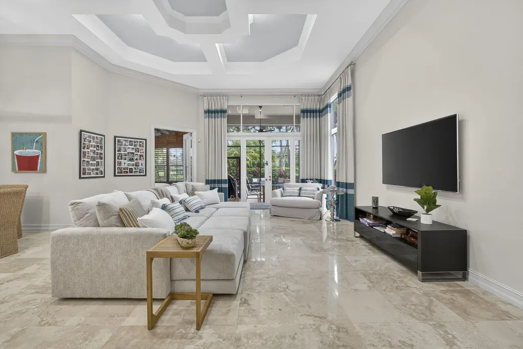 120 Via Mariposa Palm Beach Gardens FL 33418