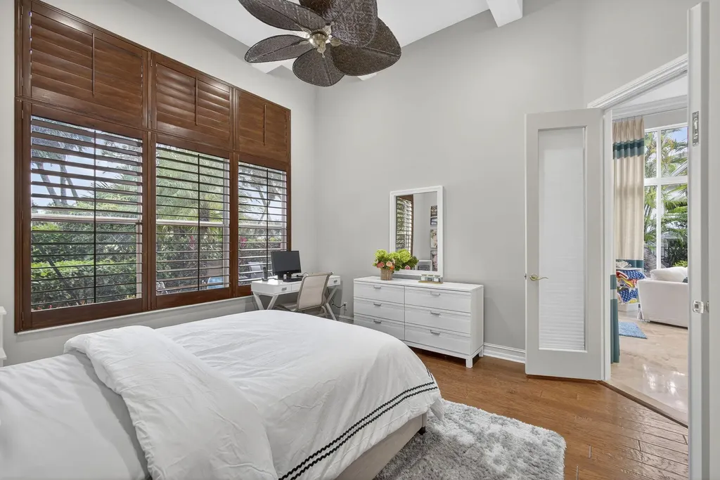 120 Via Mariposa Palm Beach Gardens FL 33418