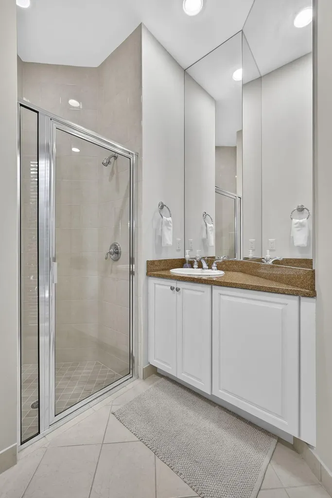 120 Via Mariposa Palm Beach Gardens FL 33418