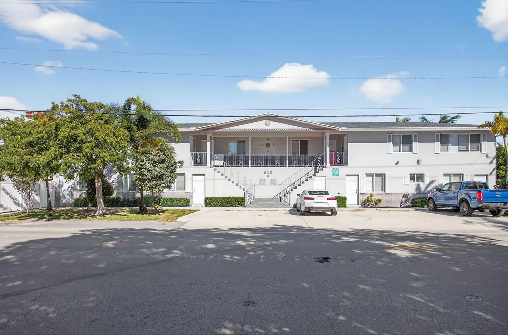 825 NE 6th Street Fort Lauderdale FL 33304