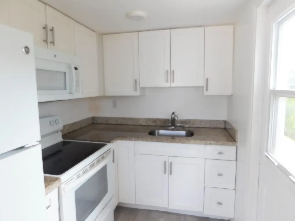 825 NE 6th Street Fort Lauderdale FL 33304