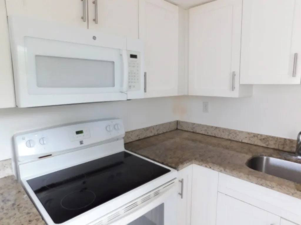 825 NE 6th Street Fort Lauderdale FL 33304