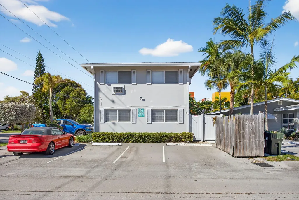 825 NE 6th Street Fort Lauderdale FL 33304