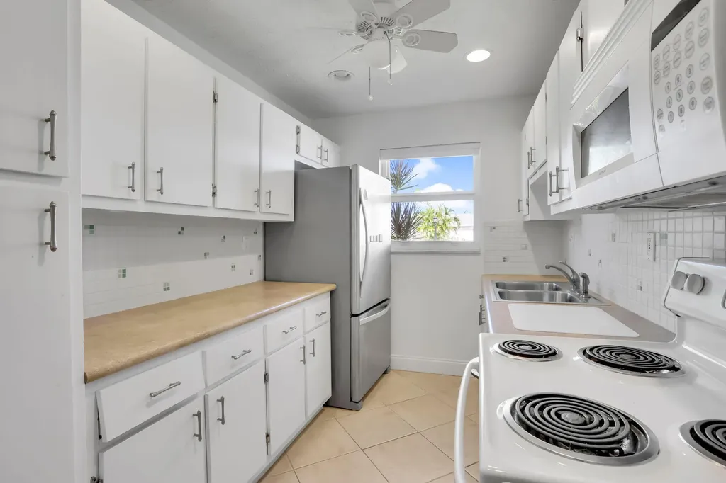250 High Point Court Boynton Beach FL 33435