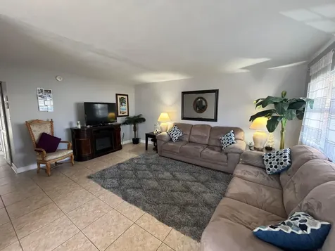 289 Brittany G Delray Beach FL 33446