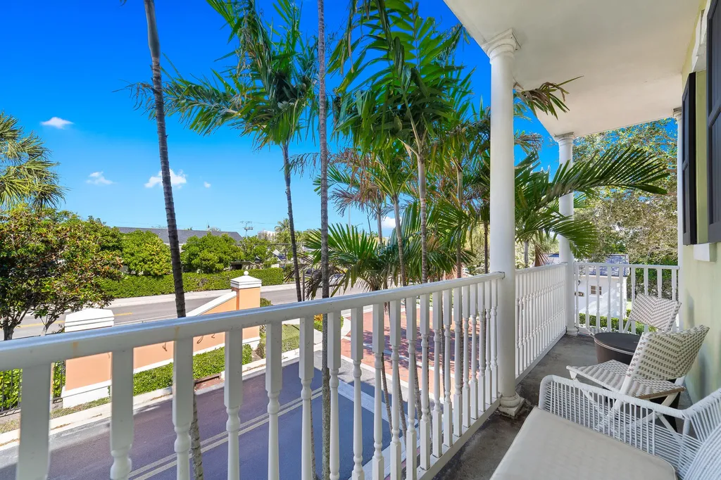 1002 E Heritage Club Circle Delray Beach FL 33483