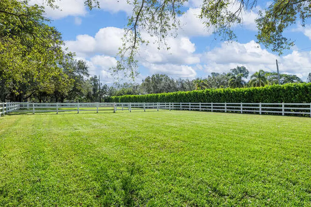 2760 Appaloosa Trail Wellington FL 33414