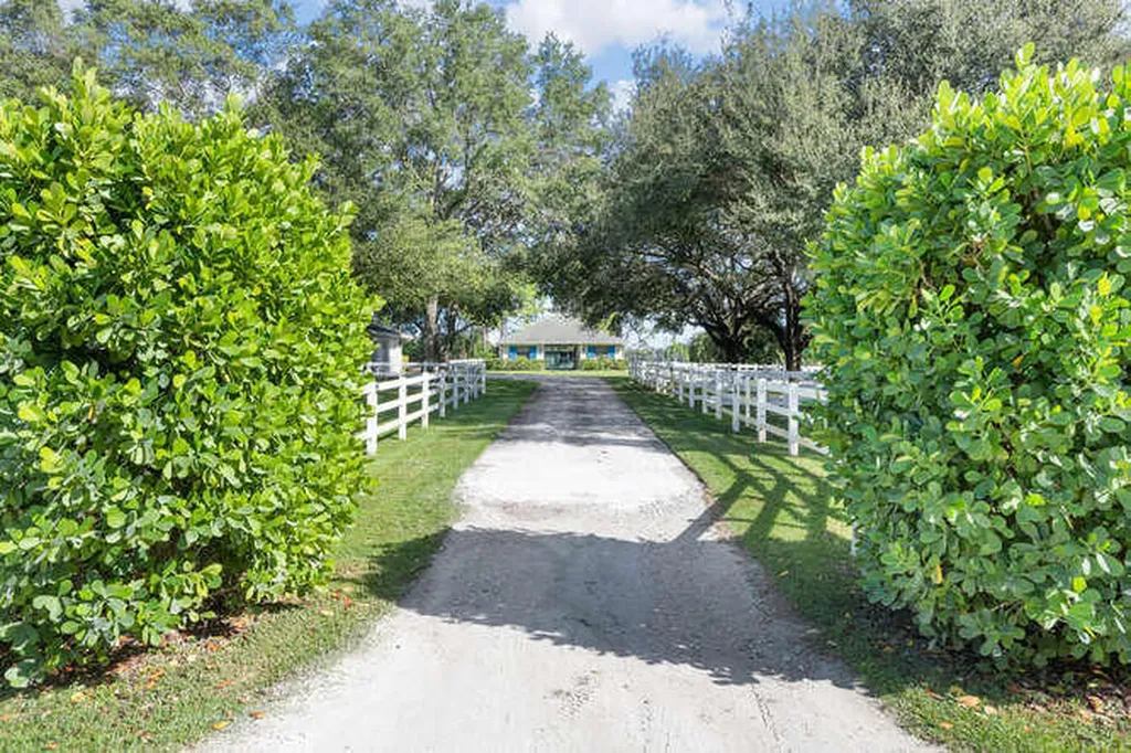 2760 Appaloosa Trail Wellington FL 33414
