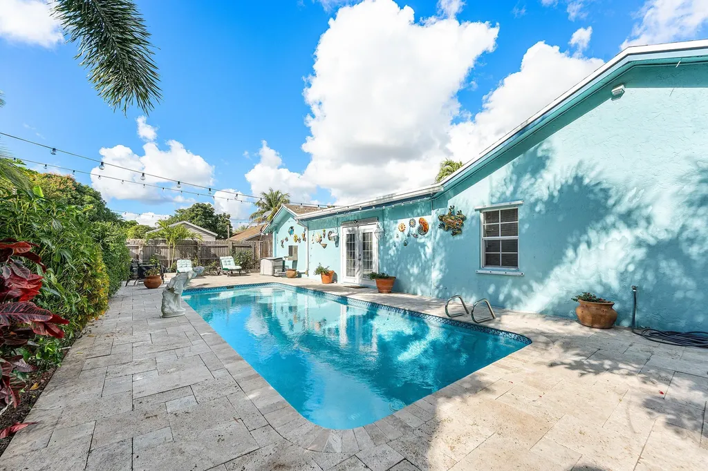 10290 Carmen Lane Royal Palm Beach FL 33411