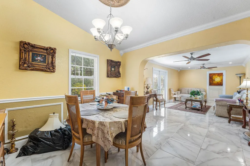 10290 Carmen Lane Royal Palm Beach FL 33411