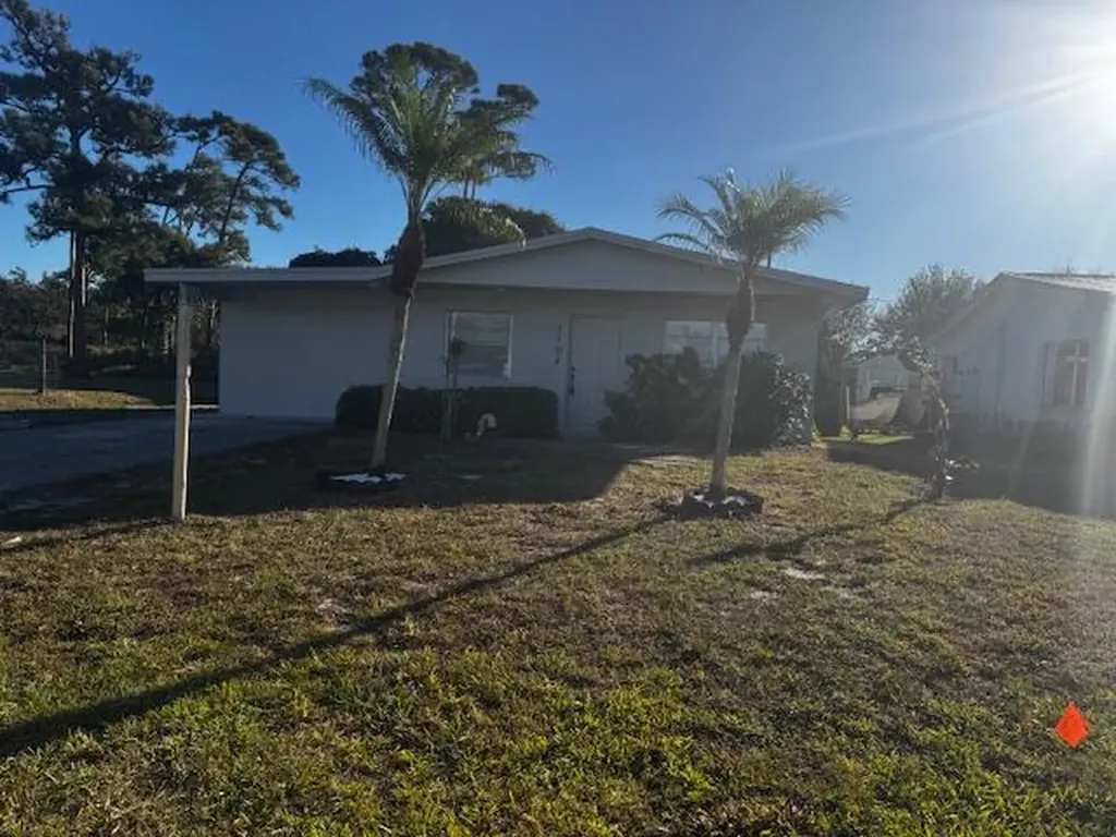 3104 Evergreen Palm Springs FL 33461